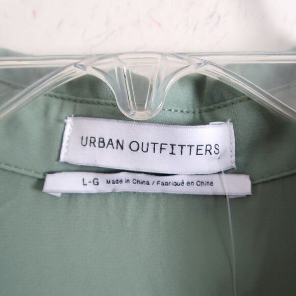 NWT Urban Outfitters Green Button-Up Short Sleeve Shirt - Size Large - Picture 7 of 9
